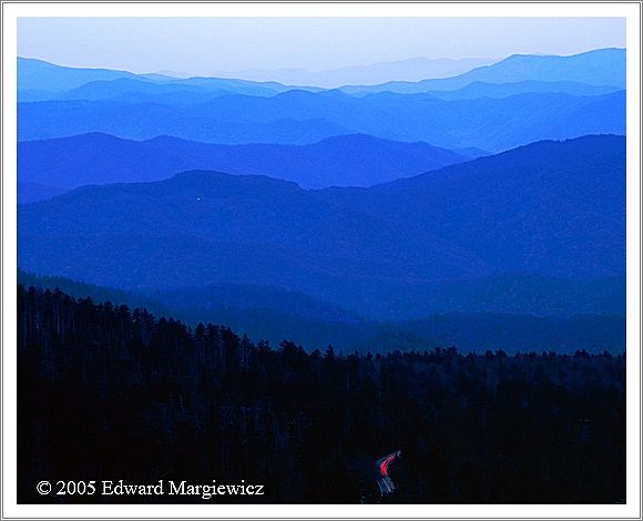 450437   Vehicles travel down from Clingman's dome, SMNP 